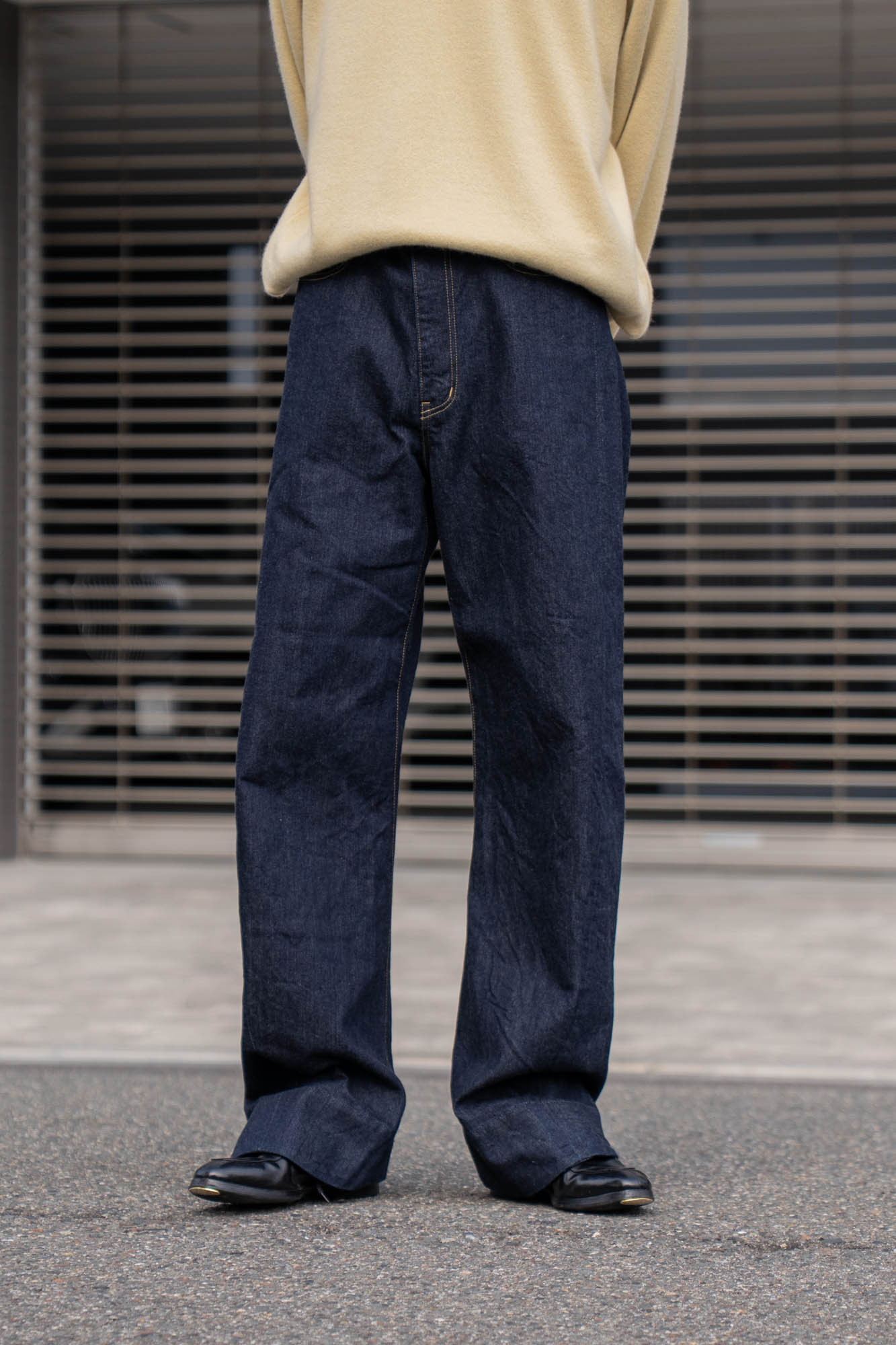 TWIST CUT DENIM JEANS(ST.1397)