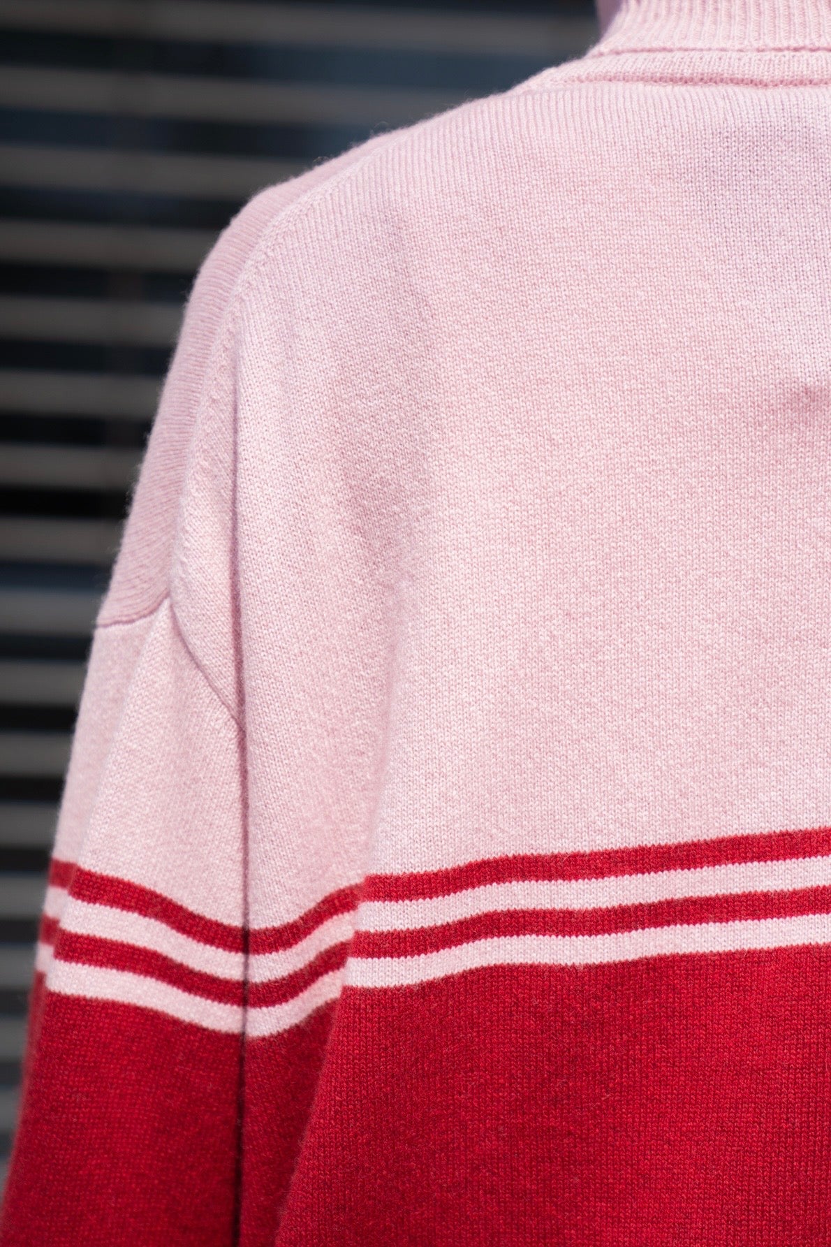 CASHMERE TURTLE SWEATER