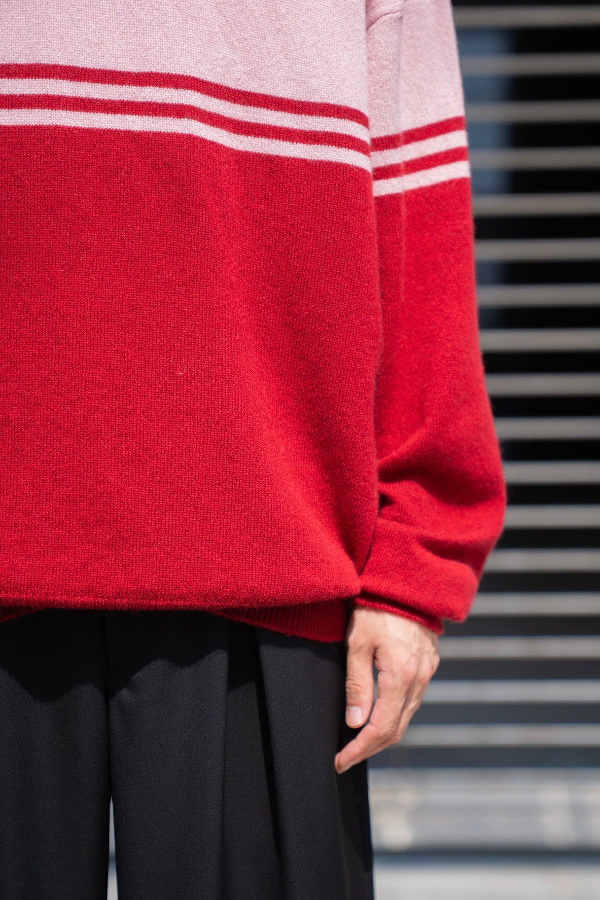 CASHMERE TURTLE SWEATER