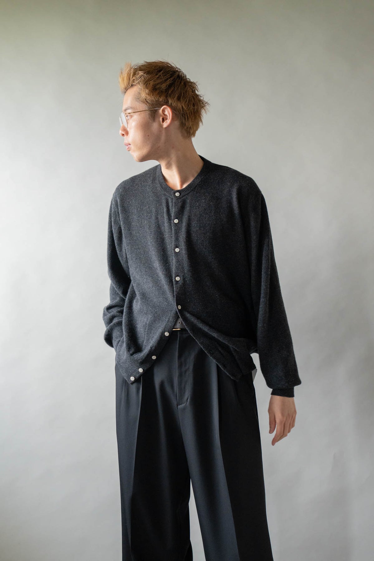 CASHMERE CREW NECK CARDIGAN .16