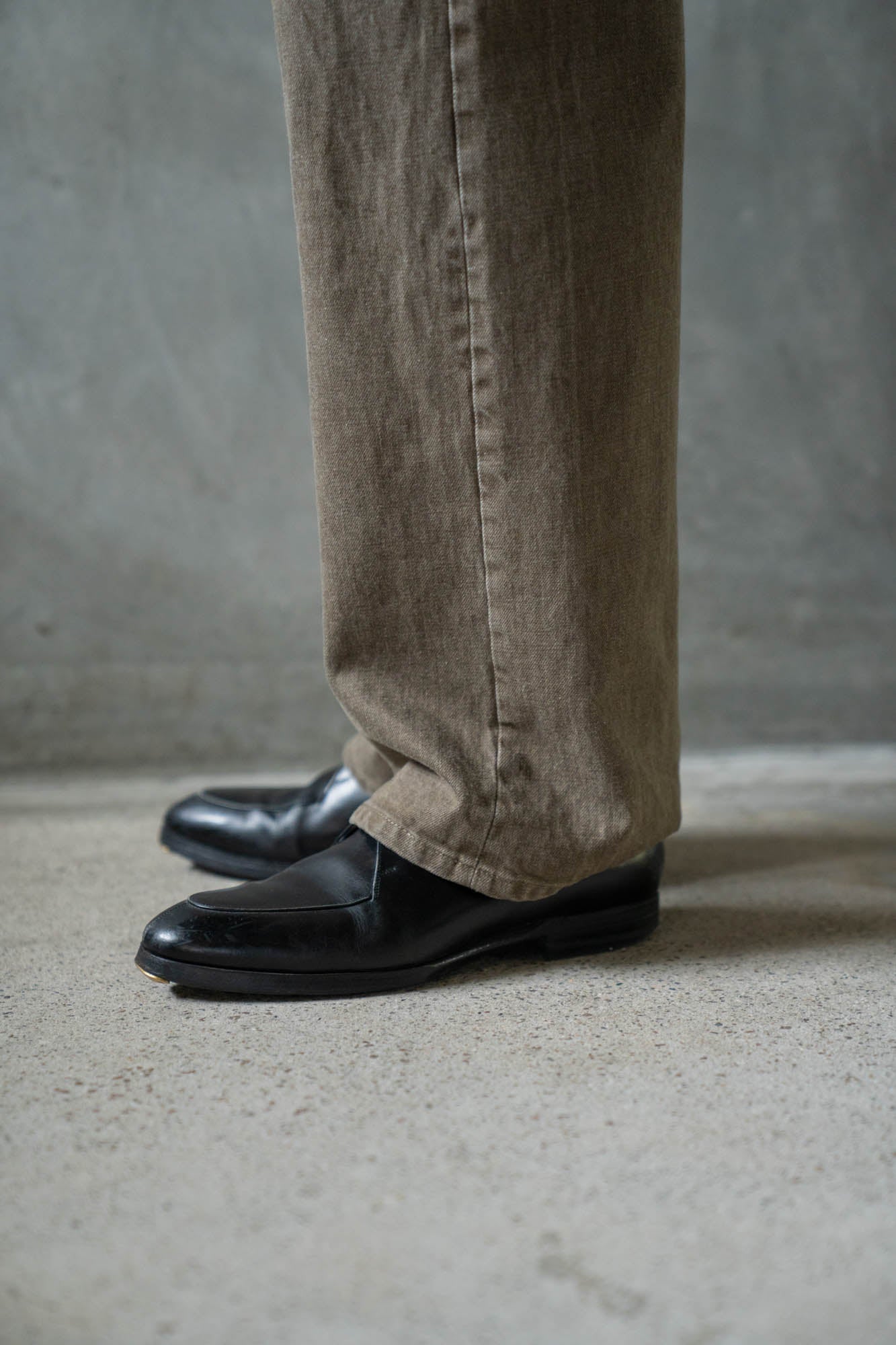 PURE STRAIGHT KHAKI DENIM