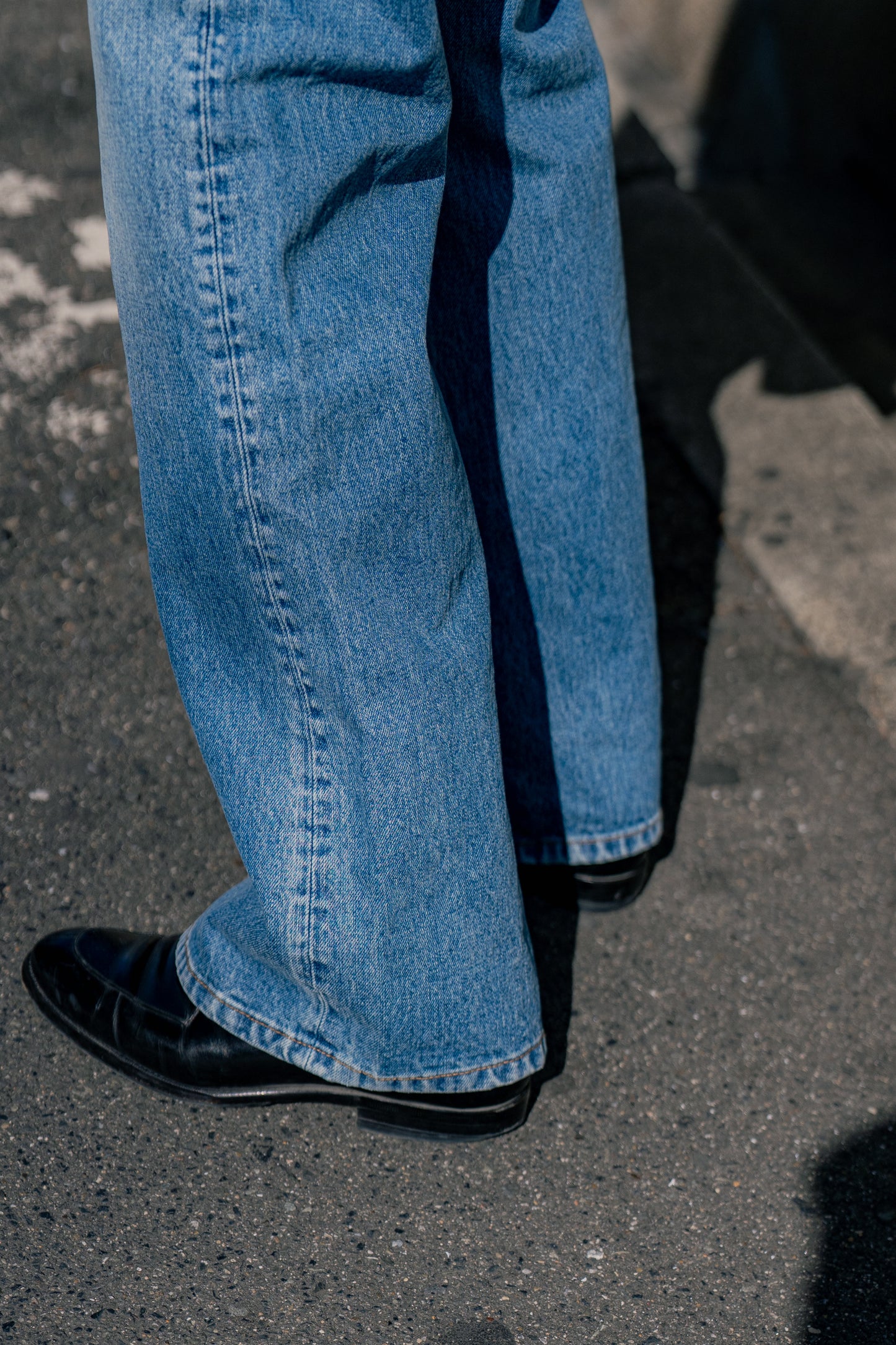 Embroidered-design denim pant