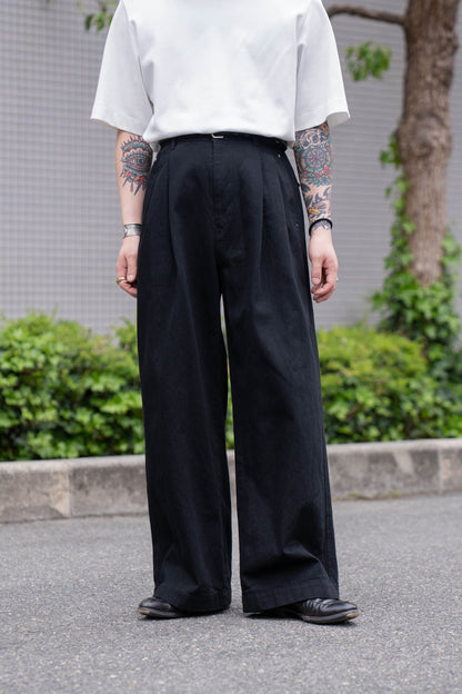 TWO TUCKS BUGGY PANTS