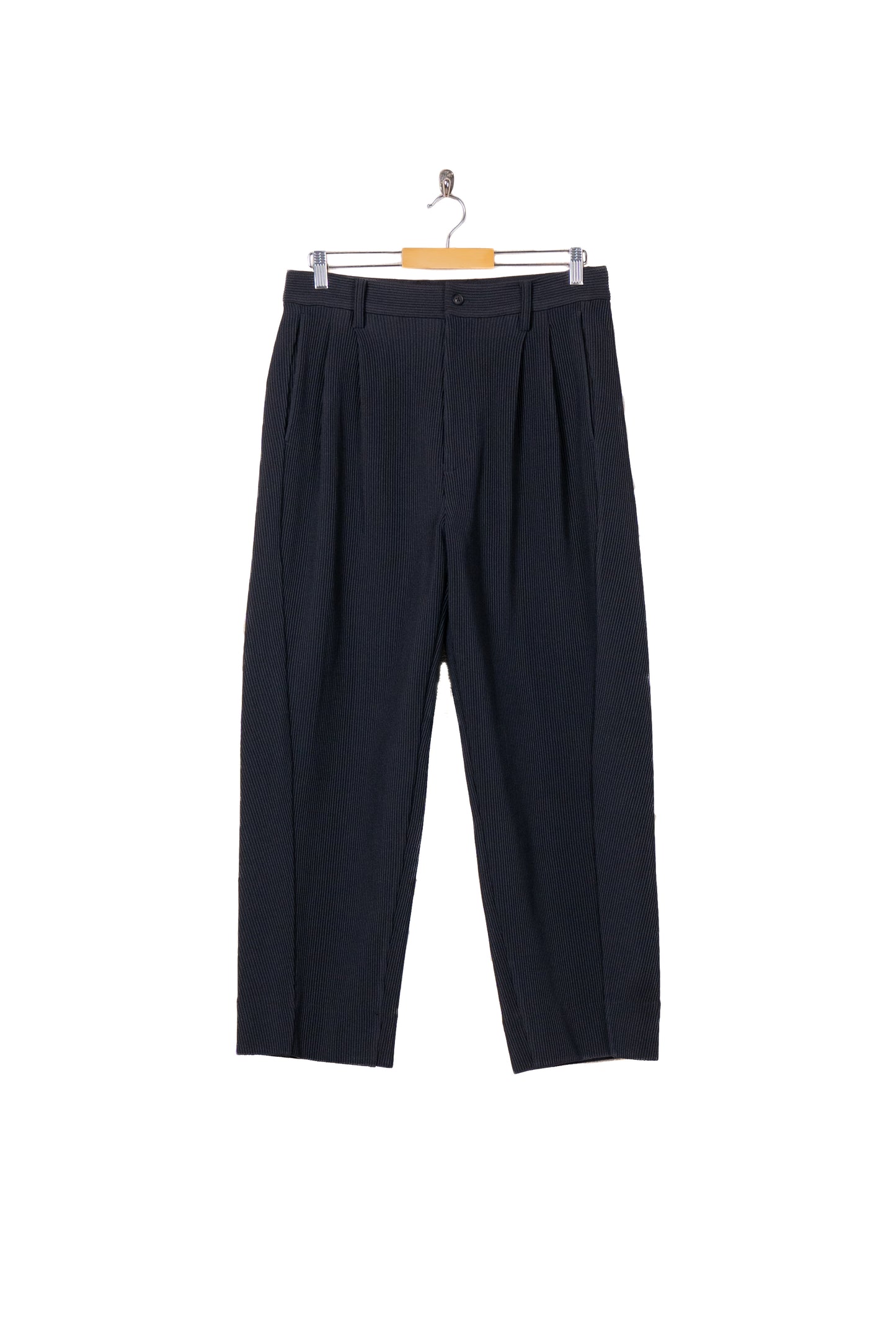 GRADATION PLEATS TWIST SEAM WIDE TROUSERS (ST.1129)