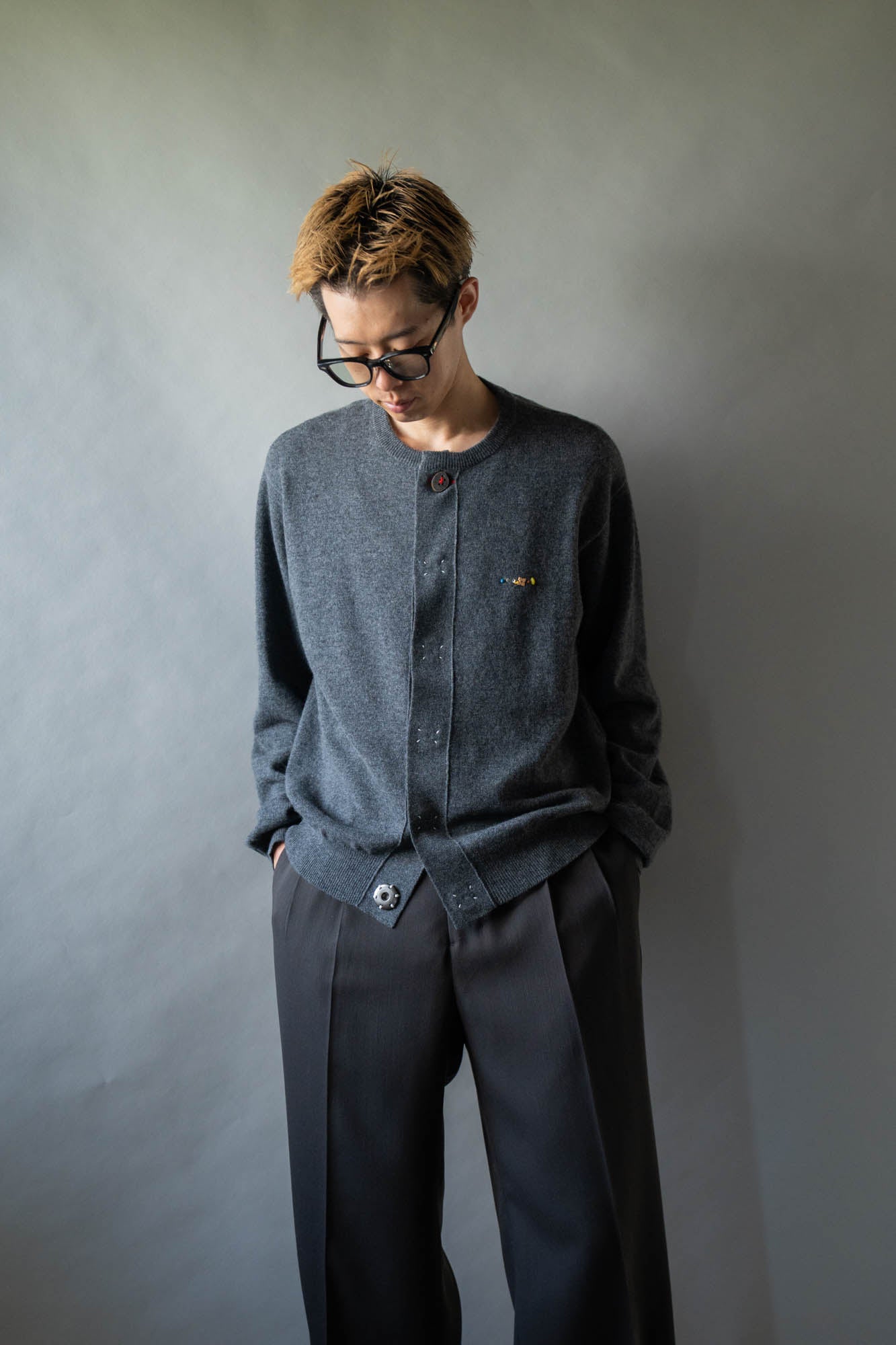 Wool knit cardigan for sign