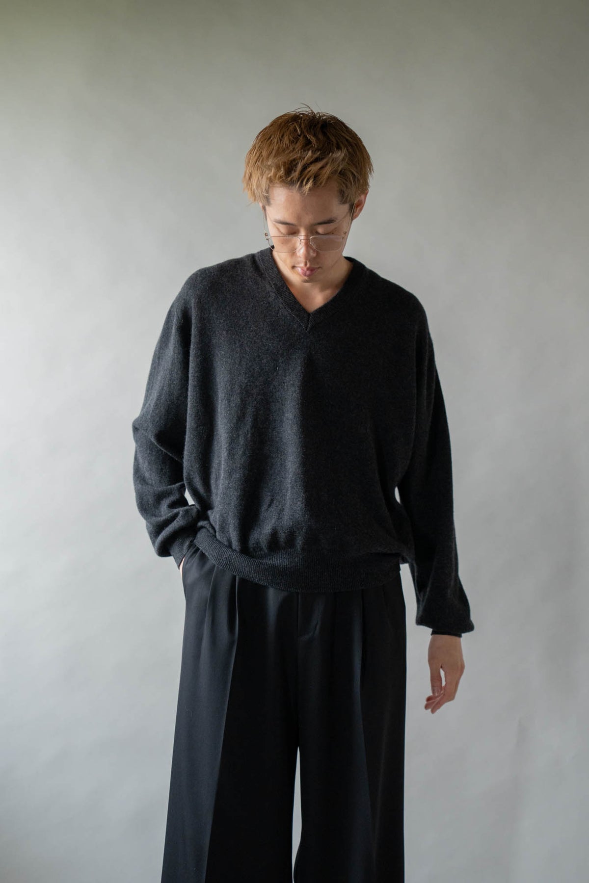 CASHMERE V-NECK KNIT .16