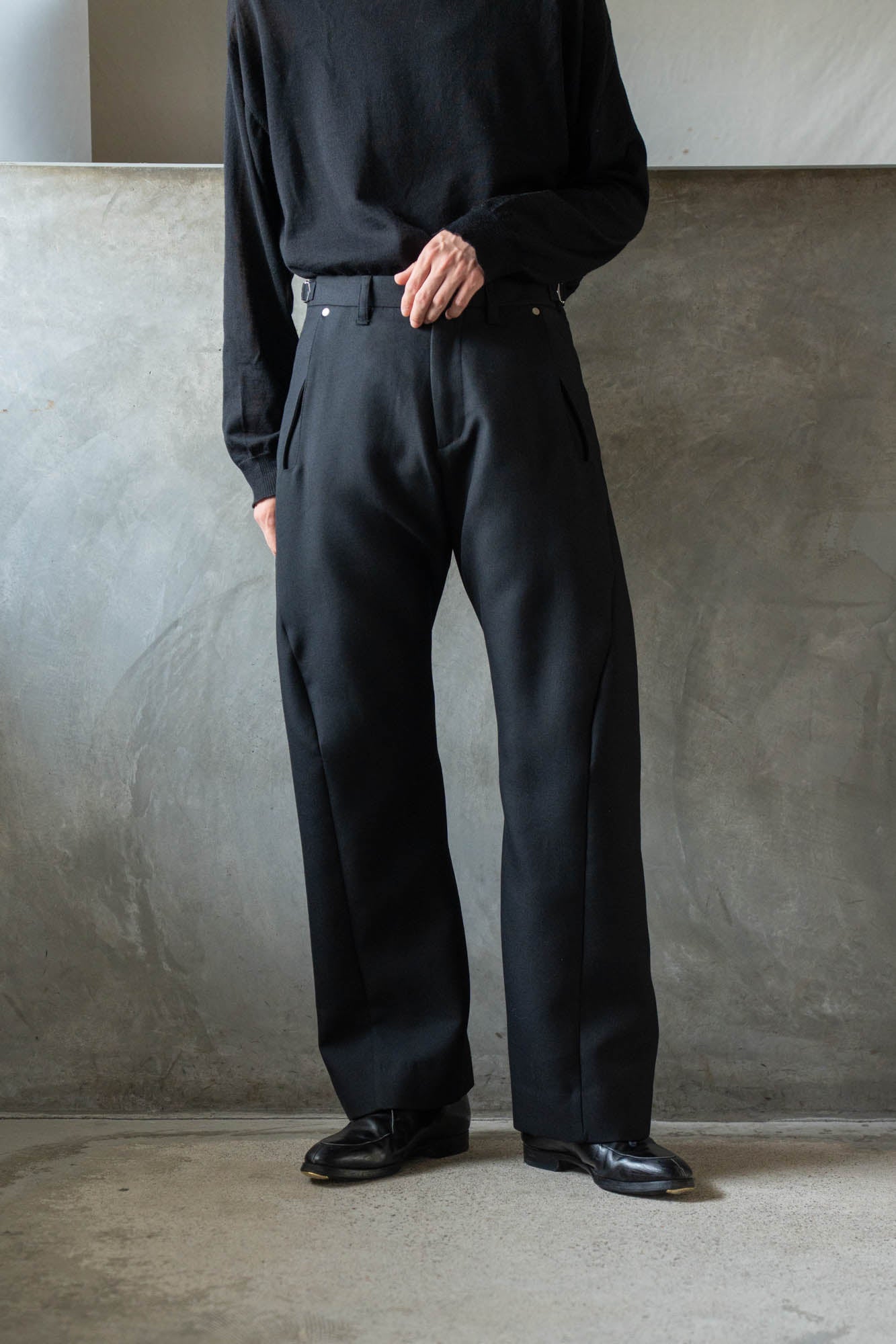 3D TWISTED TAILORED PANTS