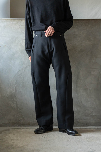 3D TWISTED TAILORED PANTS