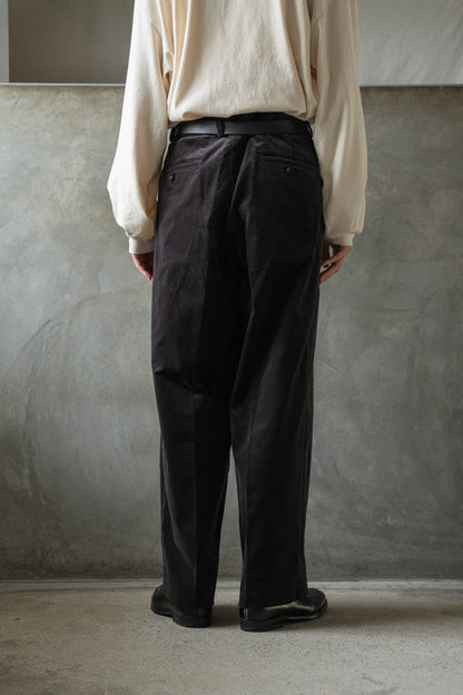 Fade Velvet Two-tuck Slacks