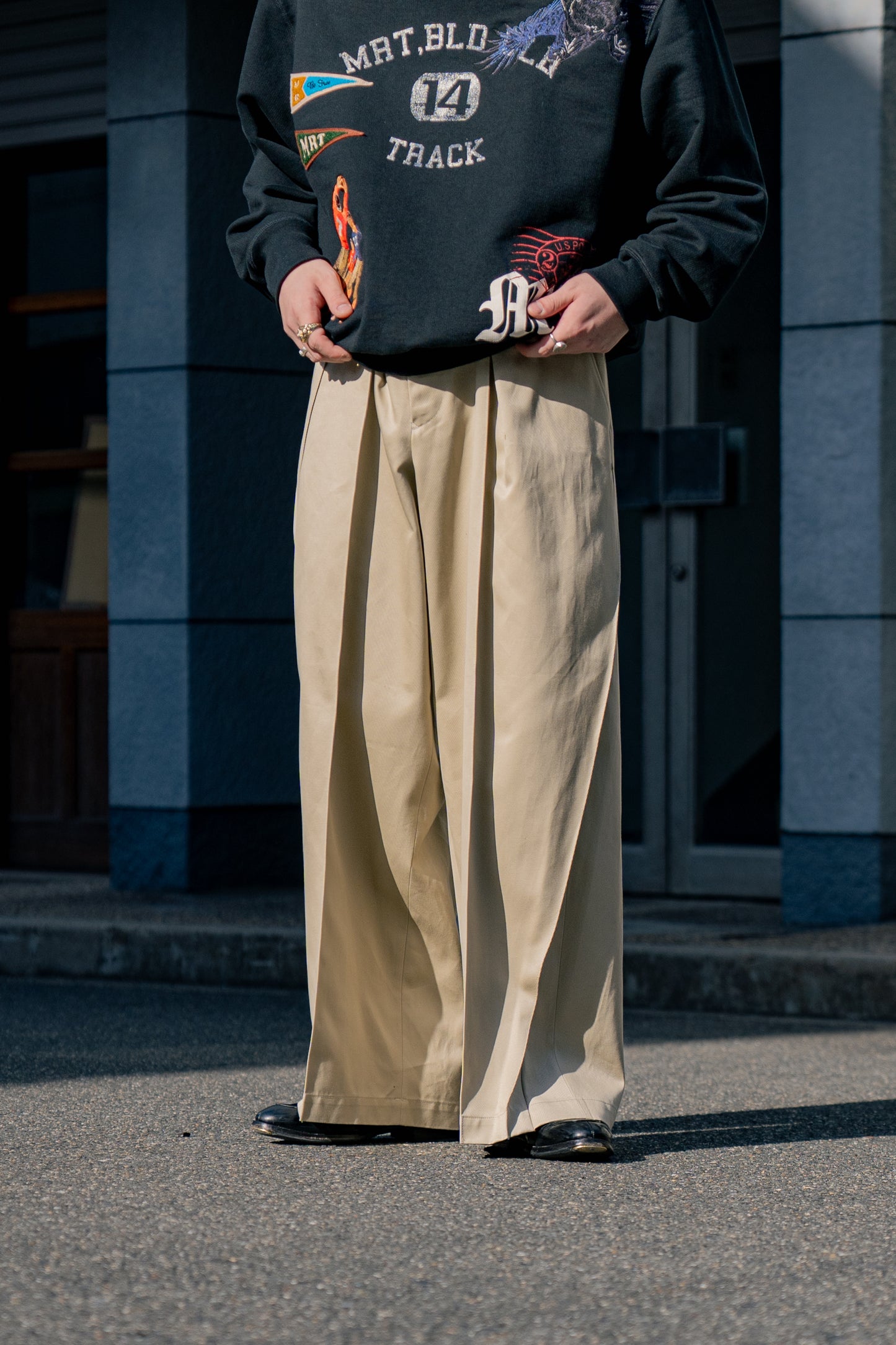 Pleat-design pant