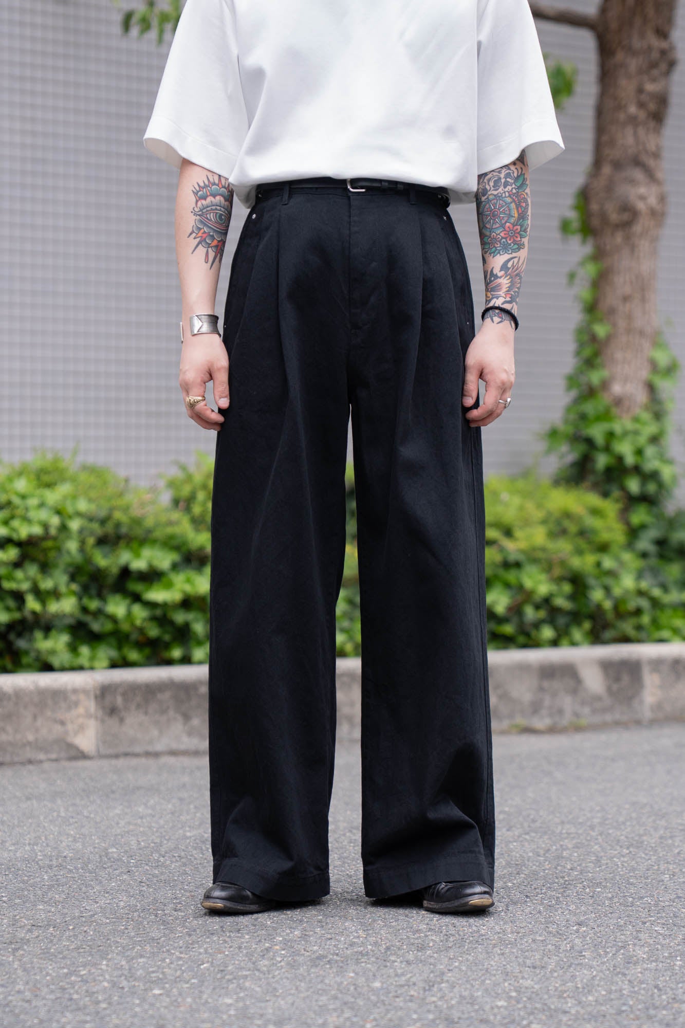 TWO TUCKS BUGGY PANTS