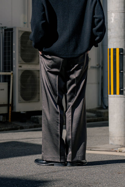 TWO TUCKS WIDE TROUSERS