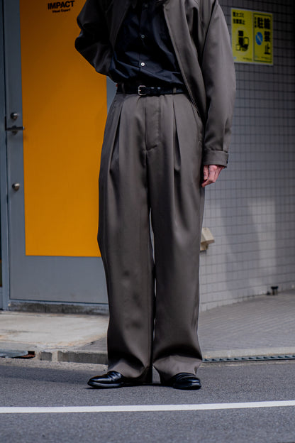 INVETED PLEATS TROUSER