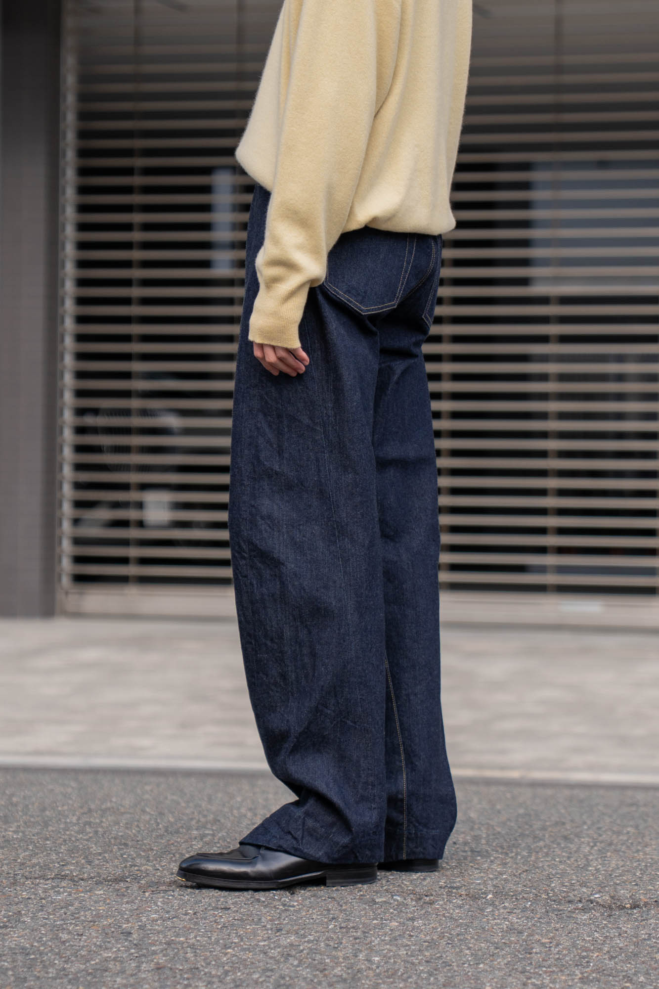 TWIST CUT DENIM JEANS(ST.1397)