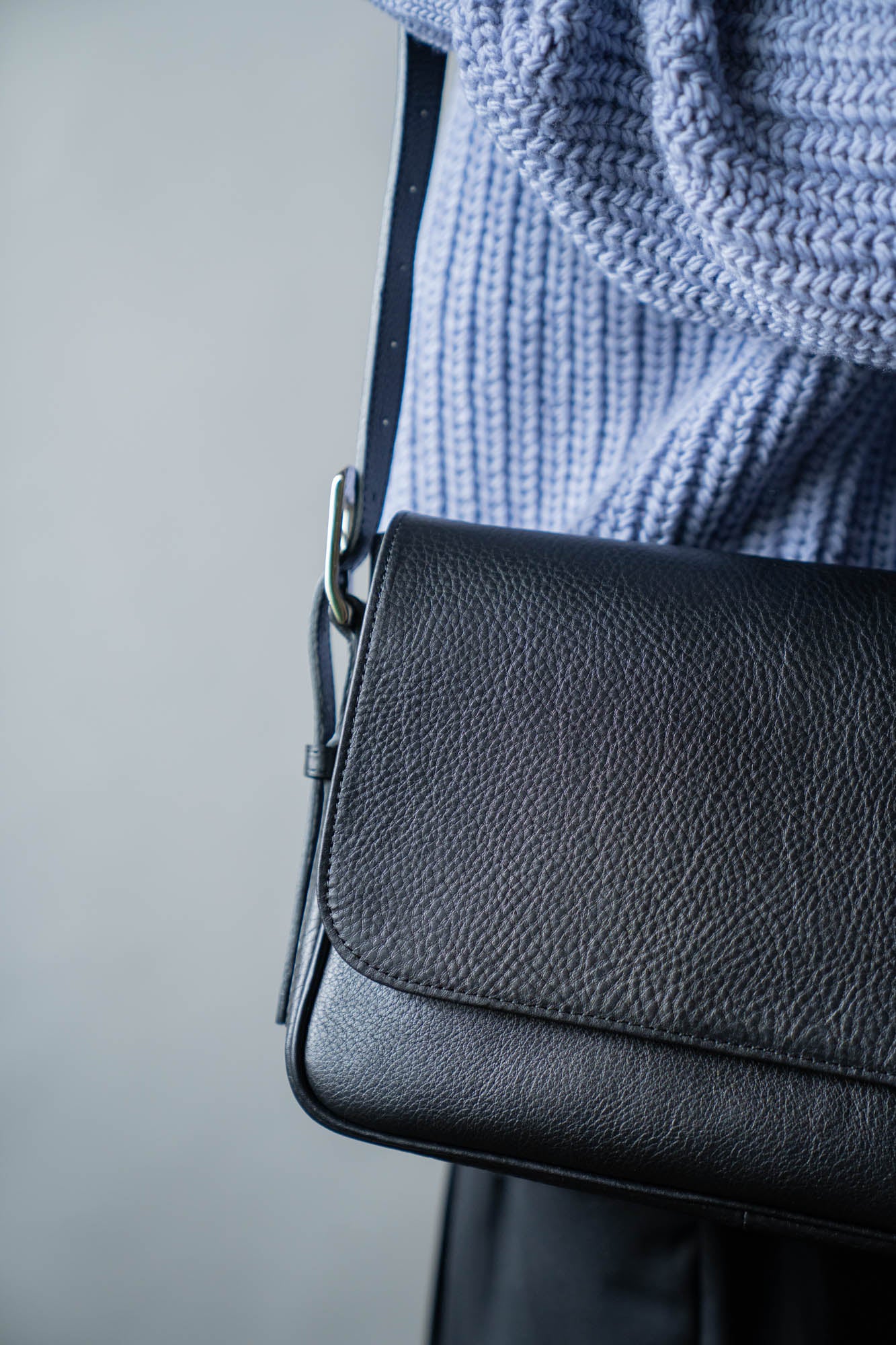 Leather Shoulder Bag [Dumbo]