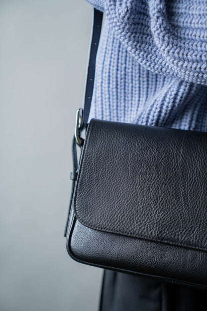 Leather Shoulder Bag [Dumbo]