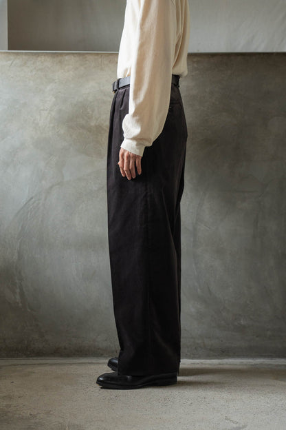 Fade Velvet Two-tuck Slacks