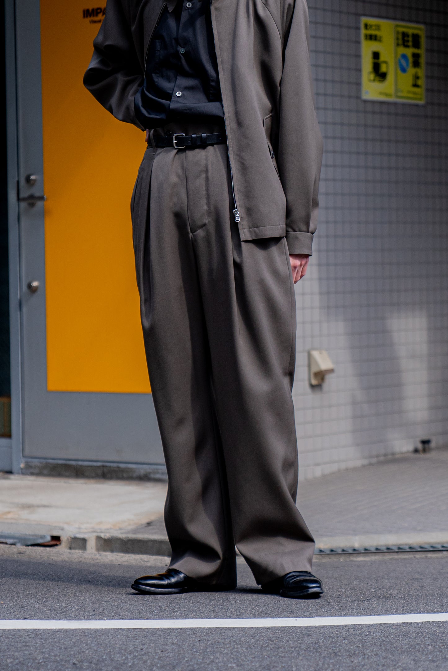 INVETED PLEATS TROUSER