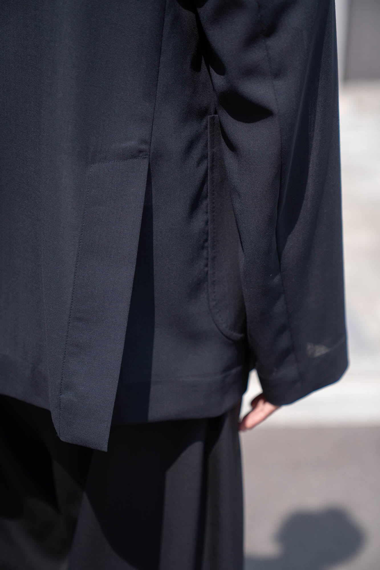 UNLINED NAVY BLAZER