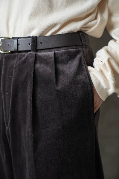 Fade Velvet Two-tuck Slacks