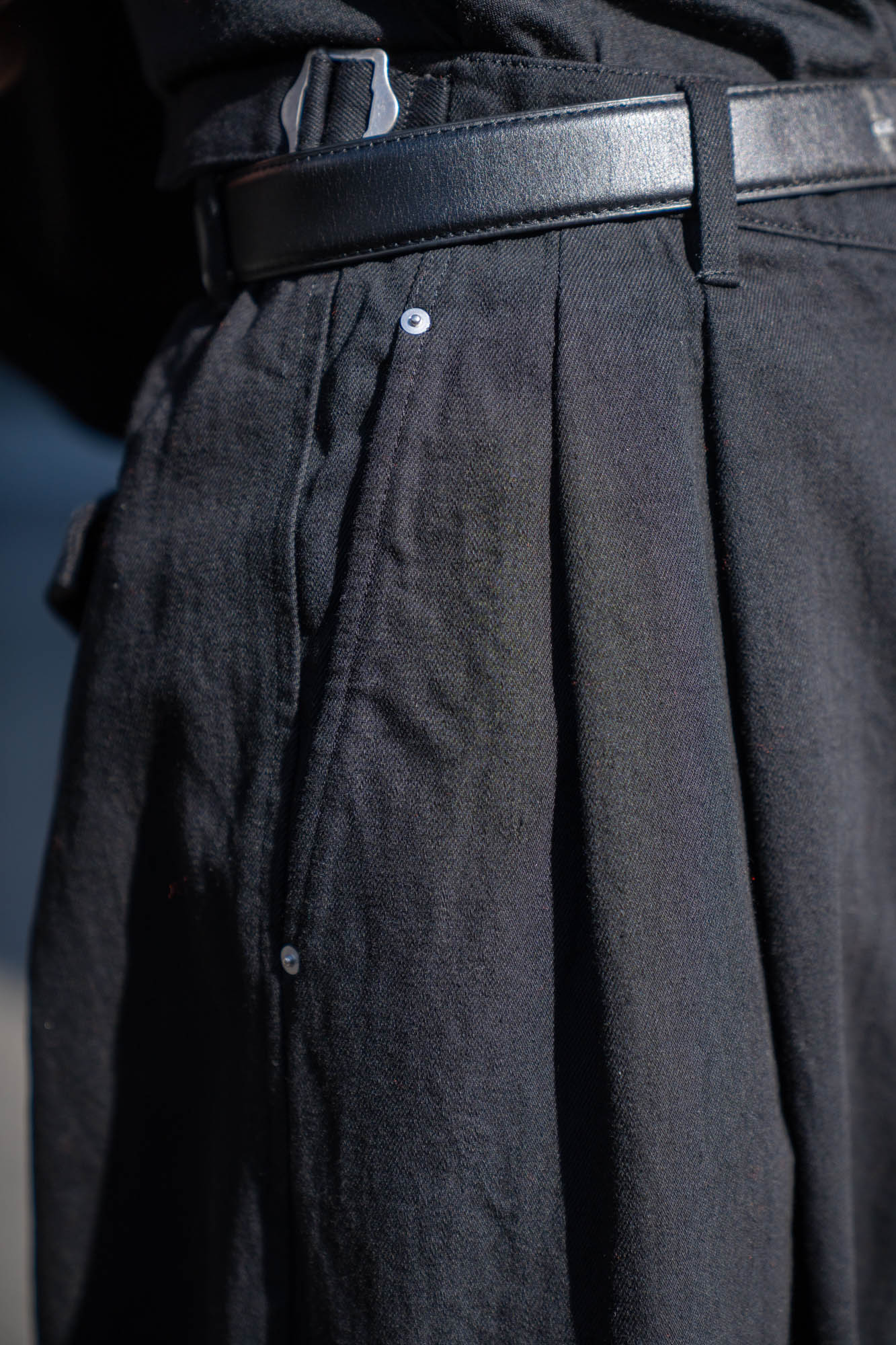 TWO TUCKS BUGGY PANTS