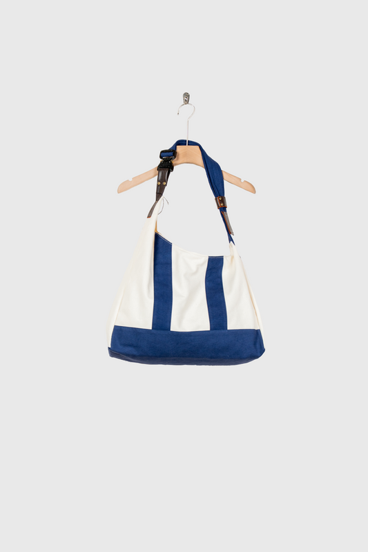 D cutting messenger bag