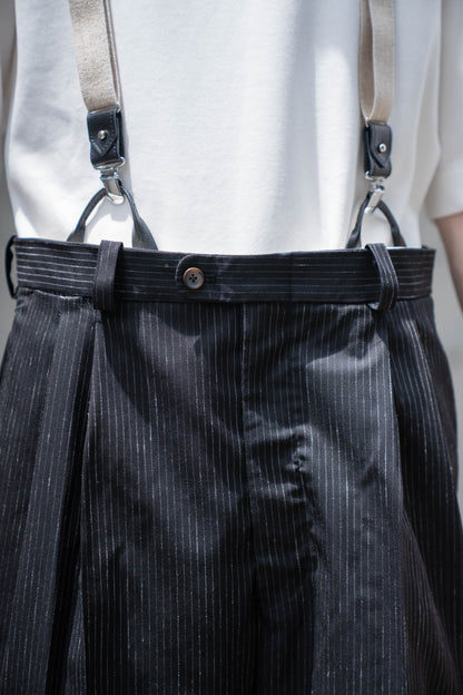 sign別注 Two-tuck trousers with suspenders