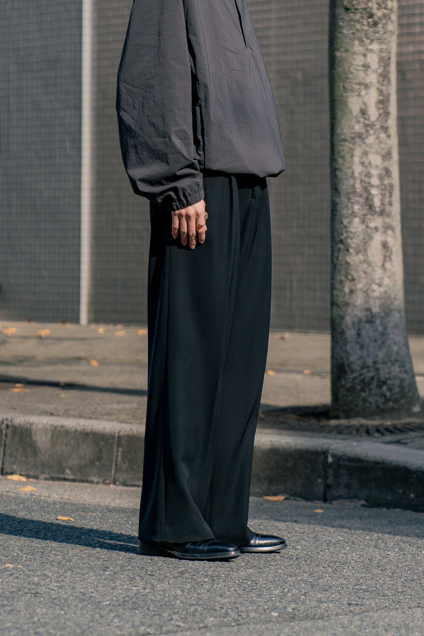 TWO TUCKS WIDE TROUSERS