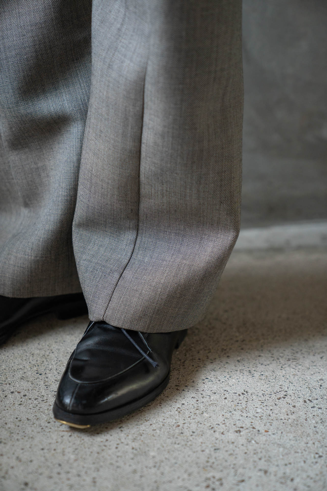 3D TWISTED TAILORED PANTS