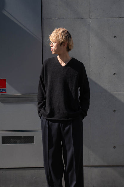 V-NECK SWEATER