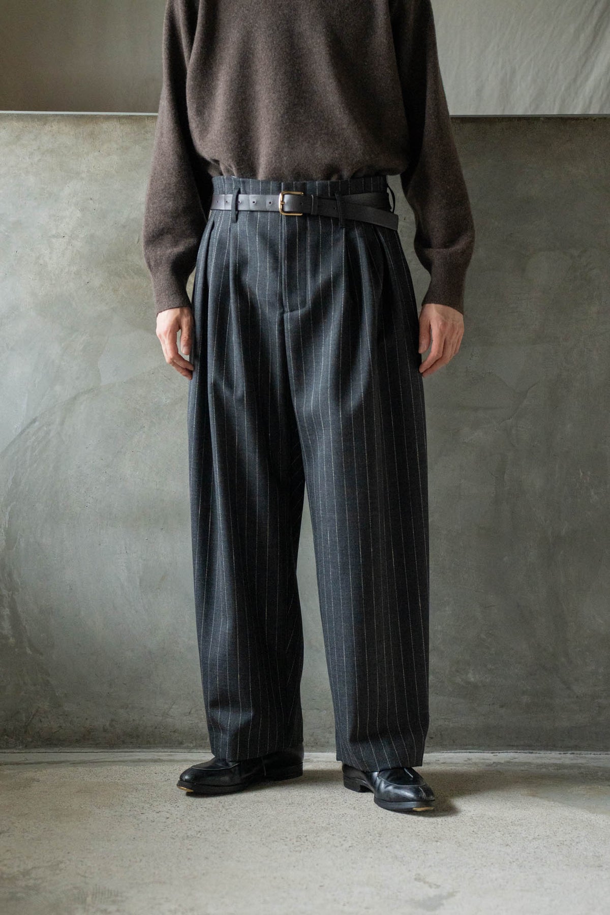 5 Tuck Trouser in Wool Pinstripe