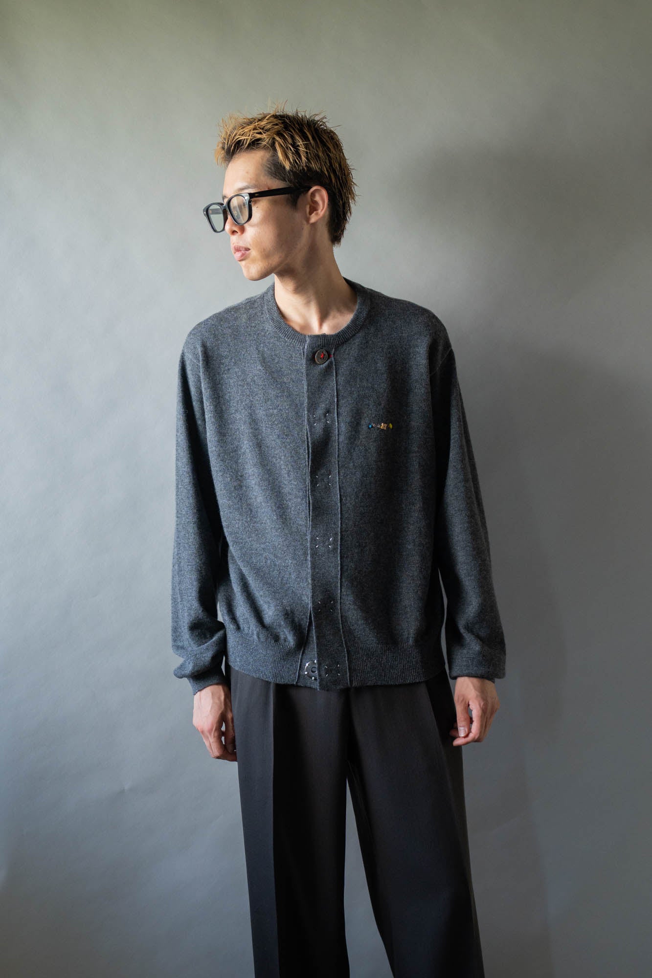 Wool knit cardigan for sign