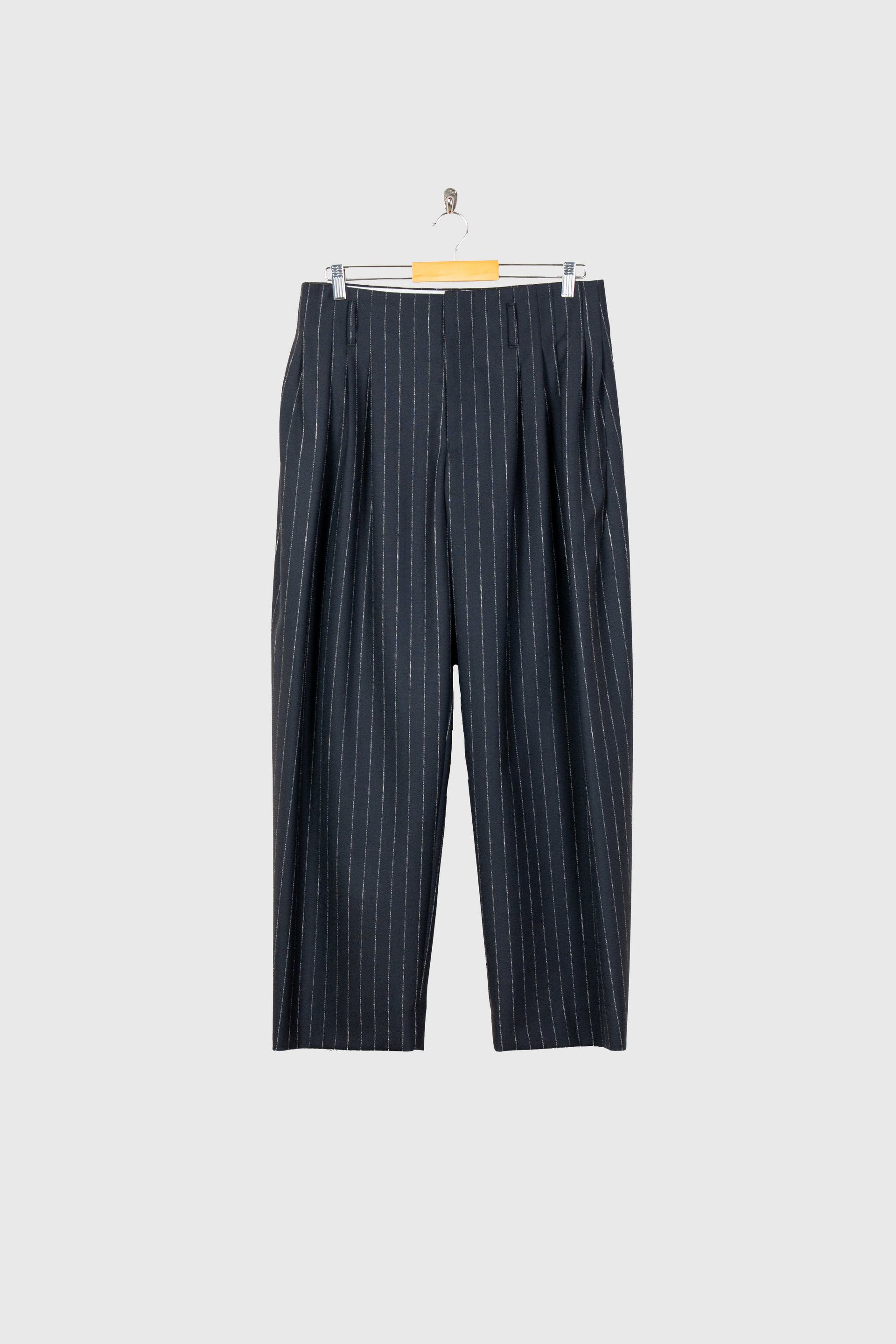 OVERCOAT（オーバーコート）- 5 TUCK TROUSER IN WOOL PINSTRIPE