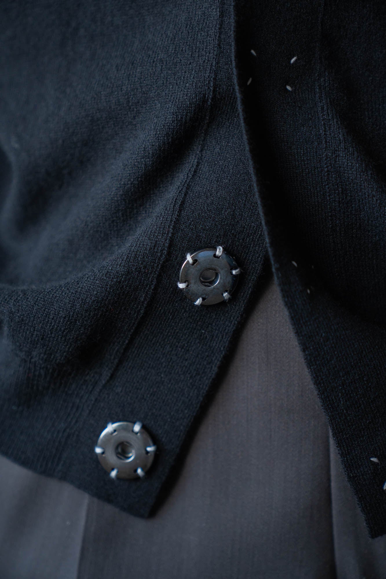 Wool knit cardigan for sign
