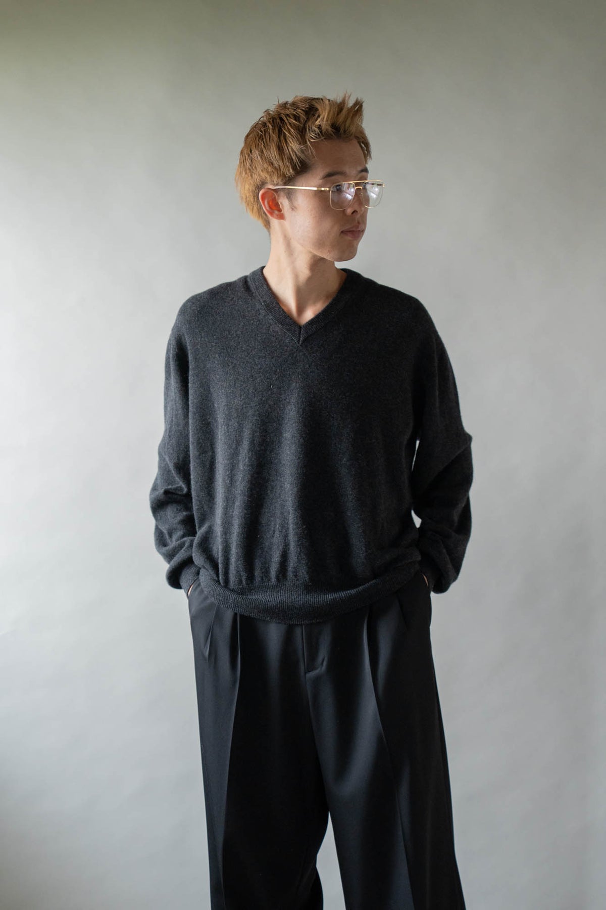 CASHMERE V-NECK KNIT .16