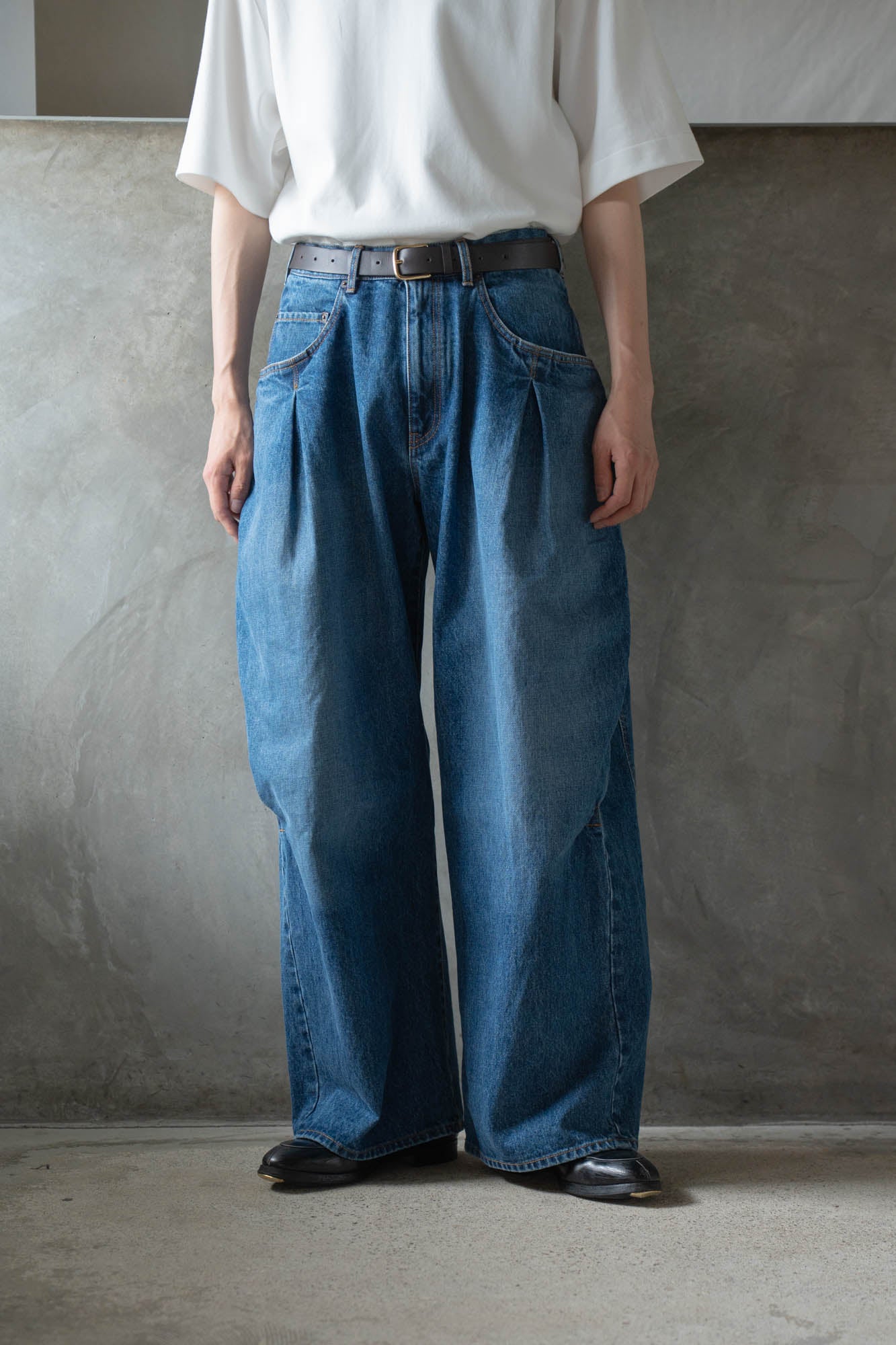 3D cutting denim pants