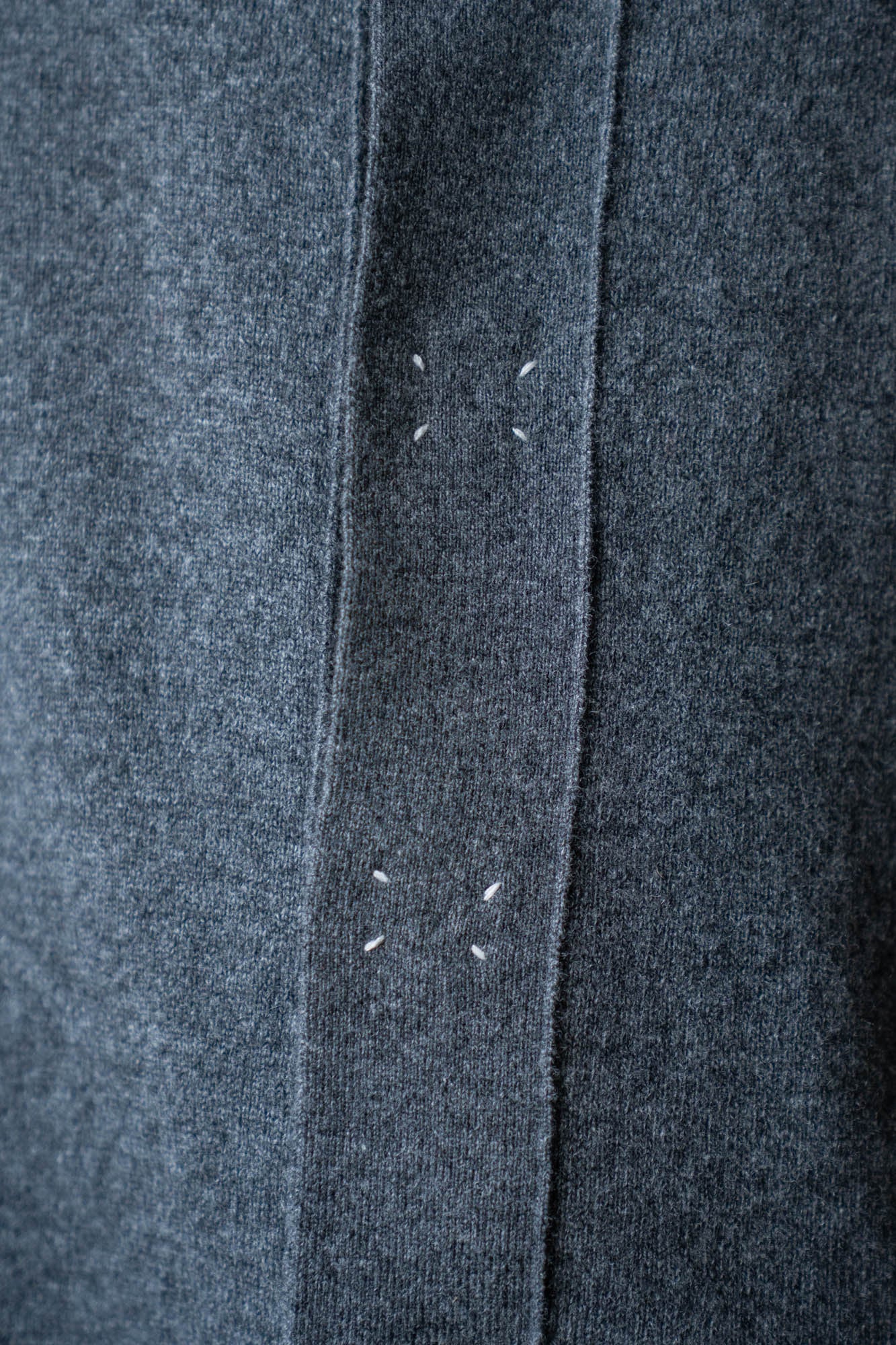 Wool knit cardigan for sign