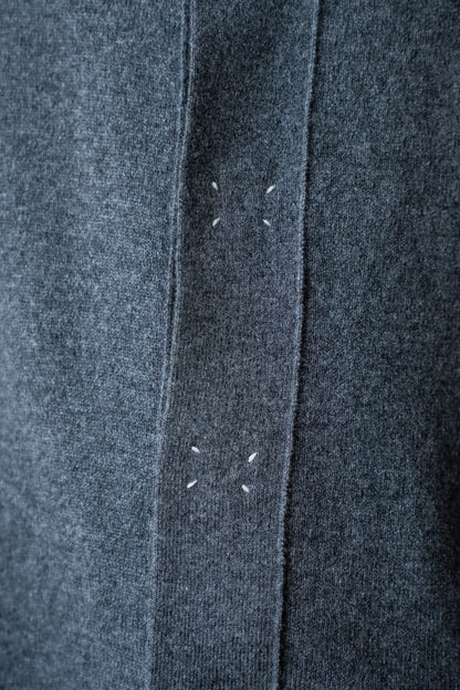Wool knit cardigan for sign