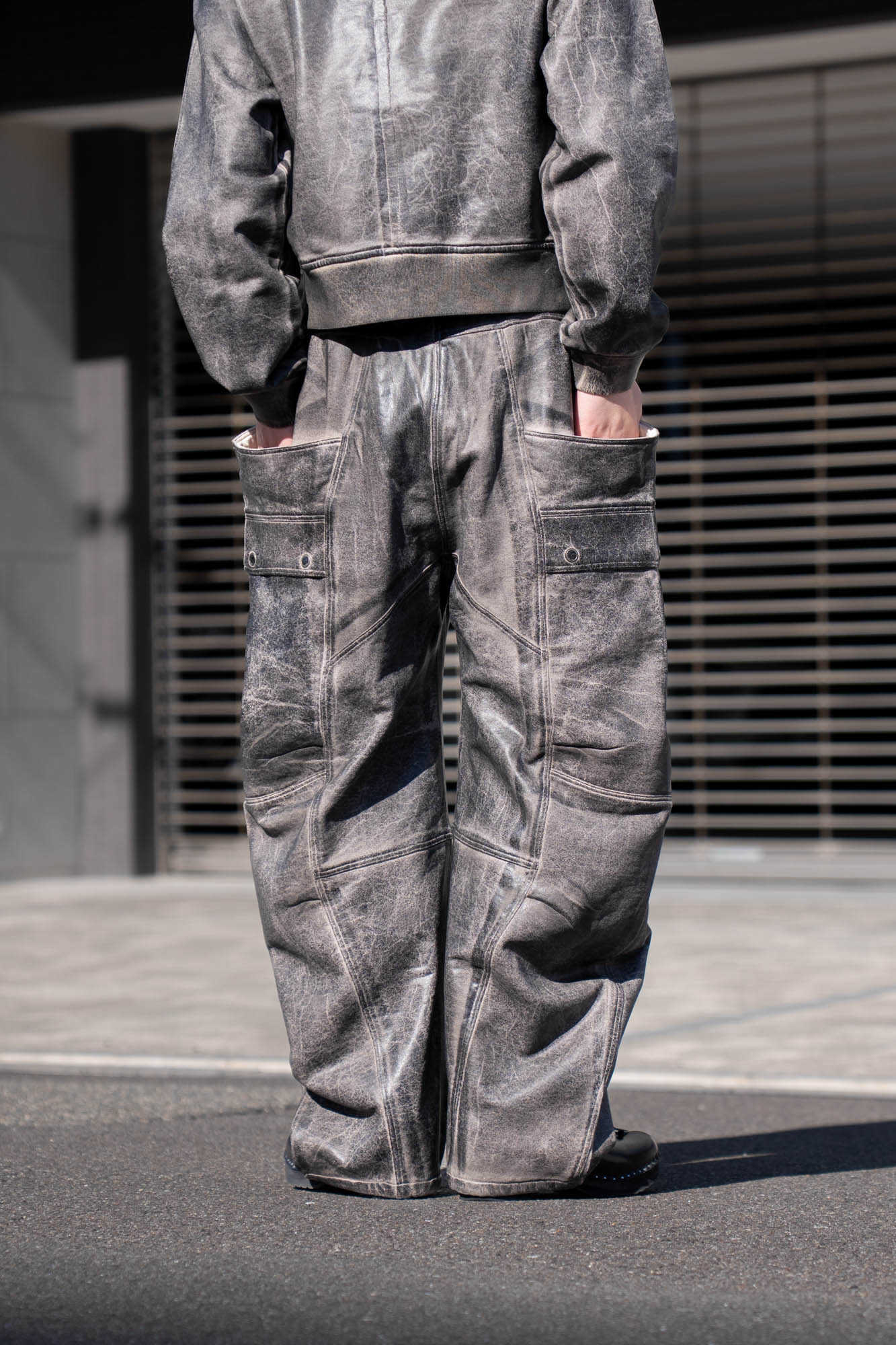 CRACKING COATED BANANA CUTTING PANTS .15