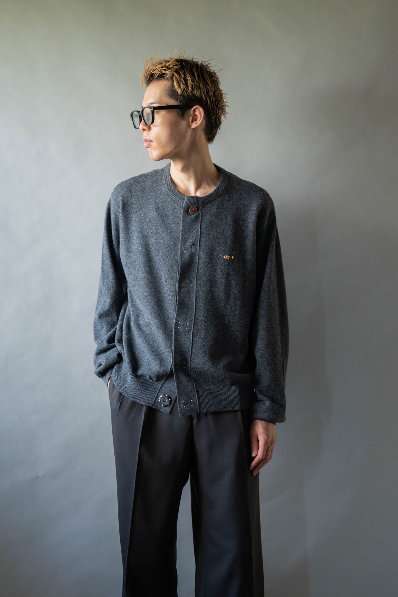 Wool knit cardigan for sign