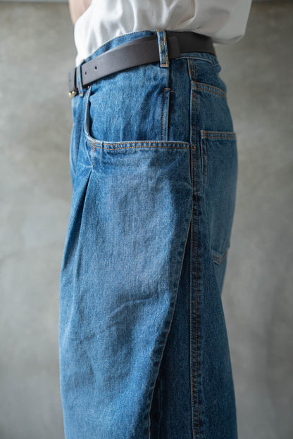 3D cutting denim pants
