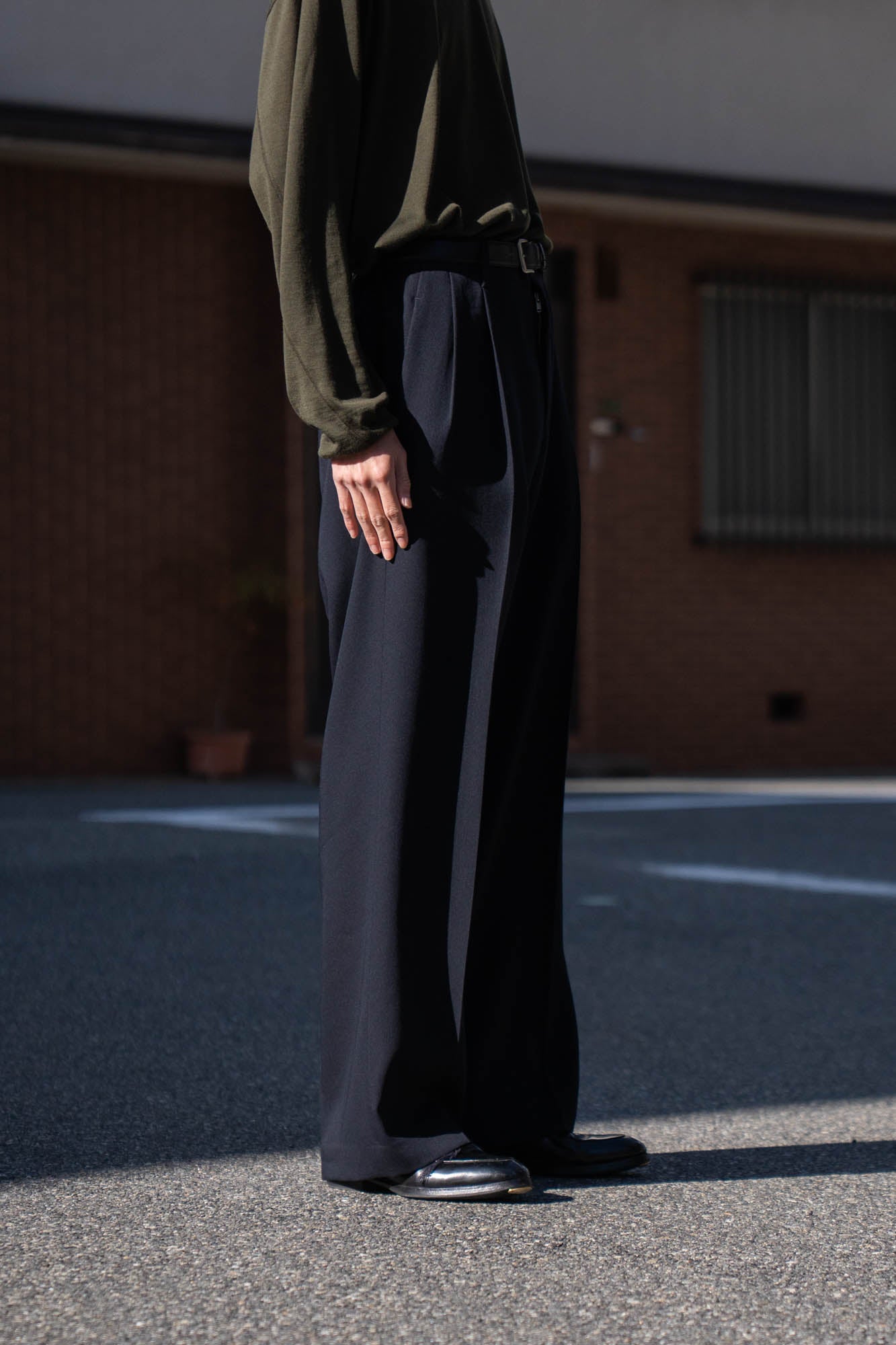 TWO TUCKS WIDE TROUSERS