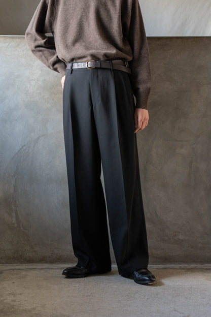 TWO-TUCKS WIDE TROUSERS