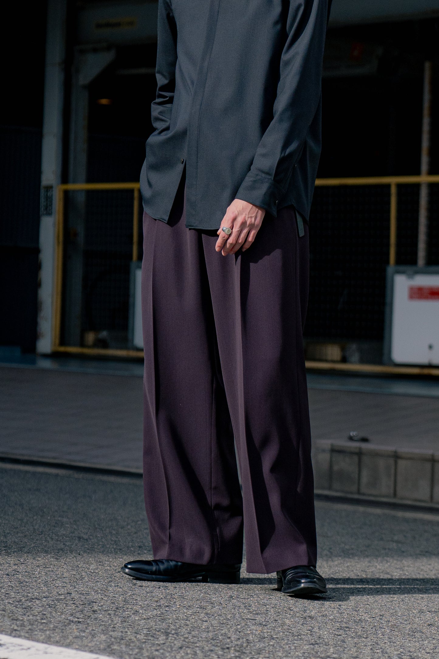 TWO TUCKS WIDE TROUSERS