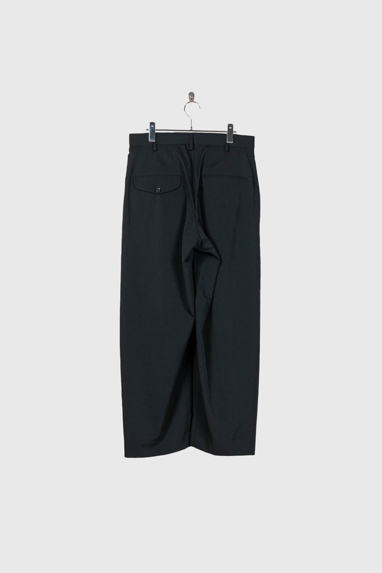 Gather-detail wool gabardine pants | スラックスKHOKI（コッキ）公式