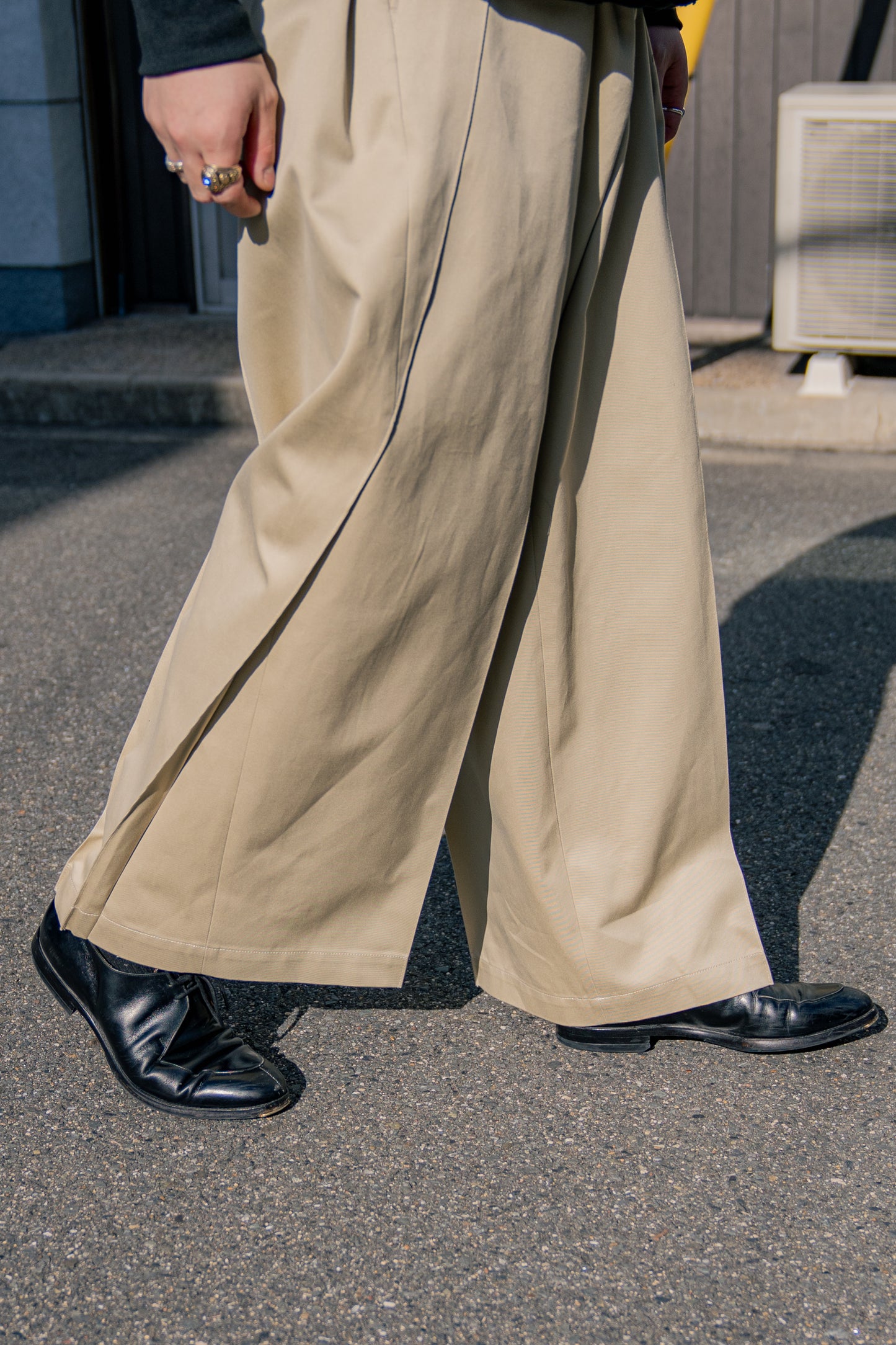 Pleat-design pant