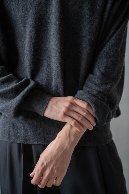 CASHMERE V-NECK KNIT .16