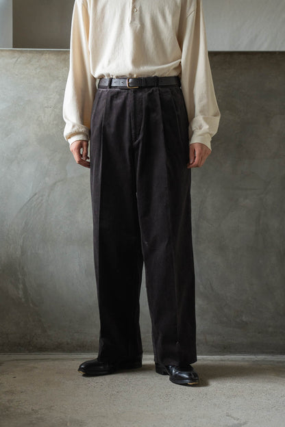 Fade Velvet Two-tuck Slacks