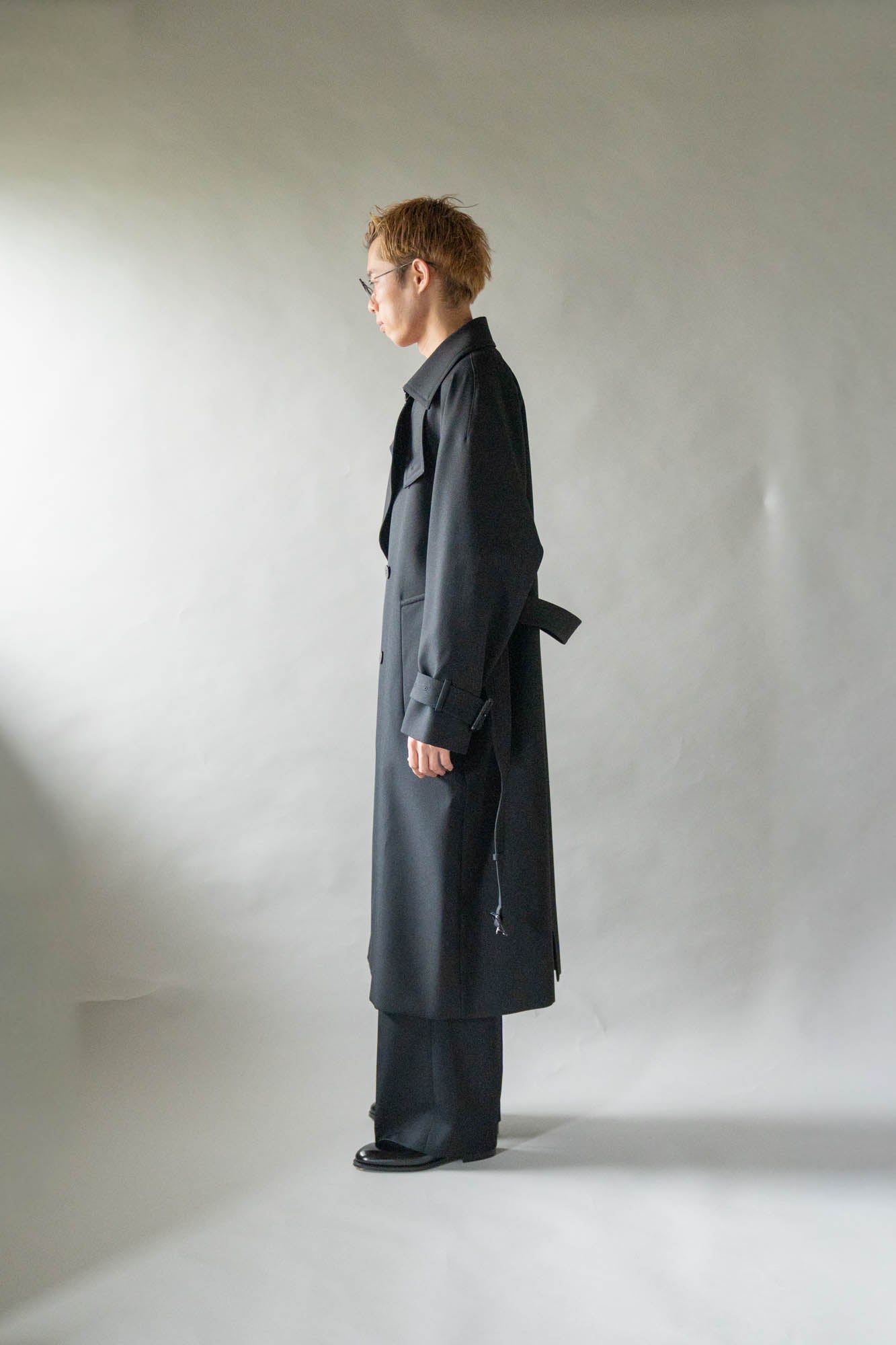 Wool Gabardine Trench Coat In Black | コートOVERCOAT（オーバー