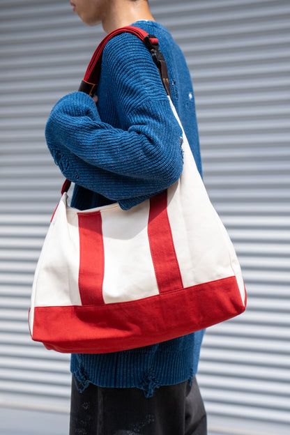 D cutting messenger bag